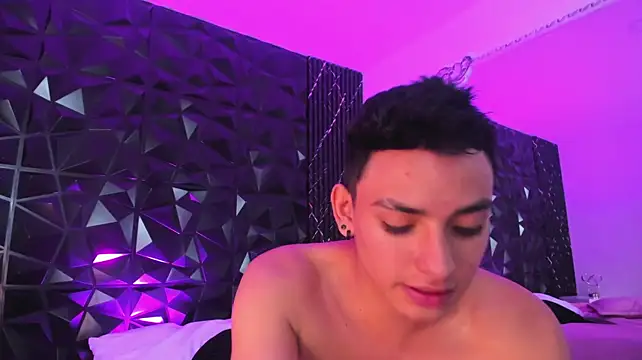 MissyAndNova - Big Squirt in Chair🤤💦💦