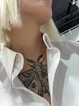 CaliMacKay - suck a big black cock
