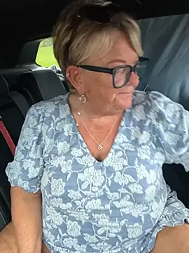 Bridget-valentine - Tits out 5mins
