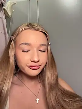 Milaa_sun - make my nipples hard near urinal WC 🚽