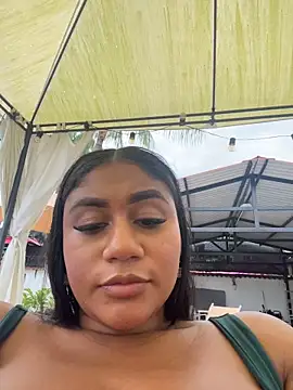 NayTorres - FINGERS IN PUSSY AND CUM IN PUBLIC