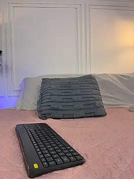 Thalia_Rossee - DOGGY POSE + CONTROL FUCK MACHINE ⭐5 MIN