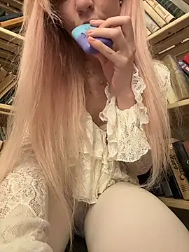 Melissa_grr - Slap my SWEET WET PUSSY! x5 times