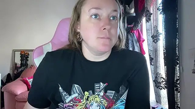 Kisicaxx - fuck my pussyy with HUGE dildo
