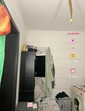 Adrixnx22 - Titten +Ass ein ölen +3 heiße Bilder