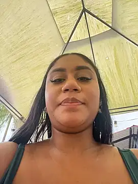 NayTorres - FINGERS IN PUSSY AND CUM IN PUBLIC