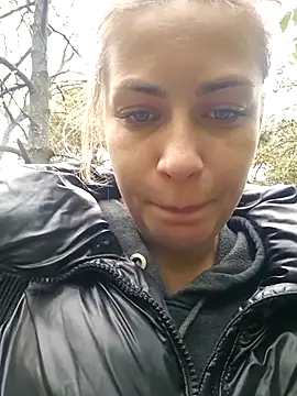 Keli_Jessi - Squirt in public park