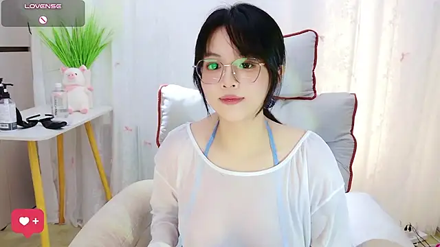 QiQi-Big - 小狗趴掰开小穴