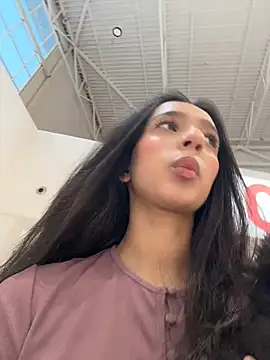 BellaTous - Make me wet