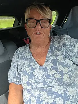 Bridget-valentine - Tits out 5mins
