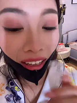 Emily-6868 - 完成目标 大厅 诱惑 噴水 裸脚高敏感歡迎哥哥調教