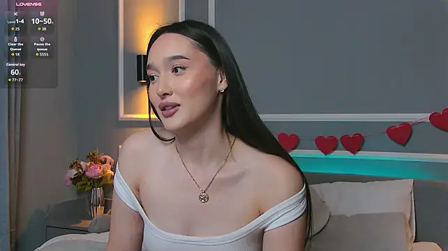LindaMaxx - oil on breast