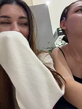AmelieCrystal - bite her ear a bit >_<