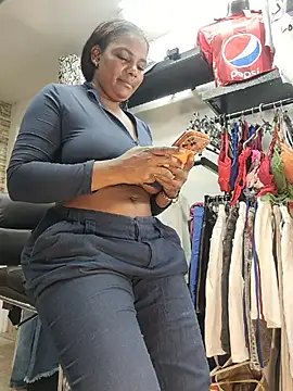 MAREIA_25 - HIDDEN CAM MAKE MY PUSSY SQUIRT ?