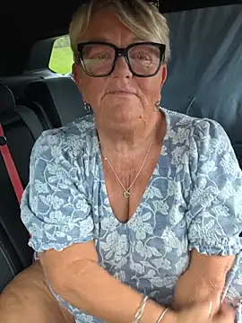 Bridget-valentine - Tits out 5mins