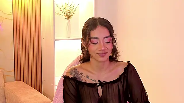 Luna_hot_ass - Vibe my clit + under panty 🦋✨