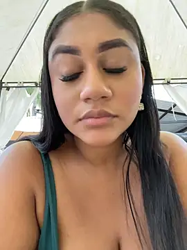 NayTorres - FINGERS IN PUSSY AND CUM IN PUBLIC