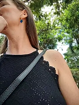 Karlacasada - Tirar a calcinha no parque 😏