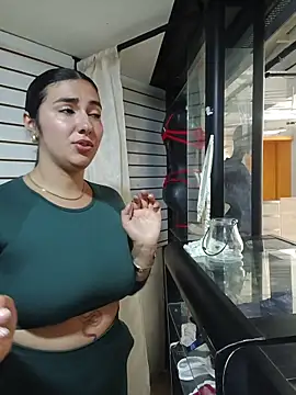 ViolettaWalton1 - I masturbate my pussy in store💜 boutiqu