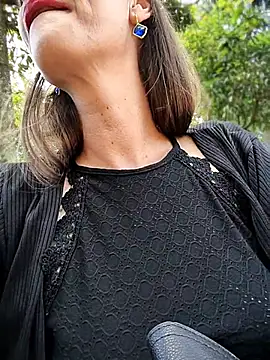 Karlacasada - Tirar a calcinha no parque 😏