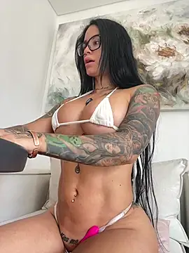 LaraHenao - free boobs