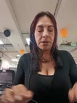_Kamy_Hot - OMG, my boobs are exposed 🤫coworker