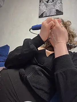 KellyKeler - Anal plug in my sweet ASS 🥵