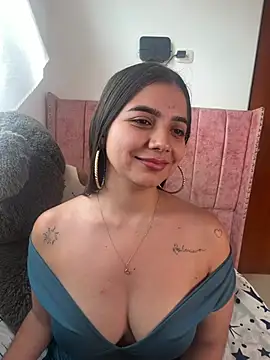 Estrella22 - suck my tits
