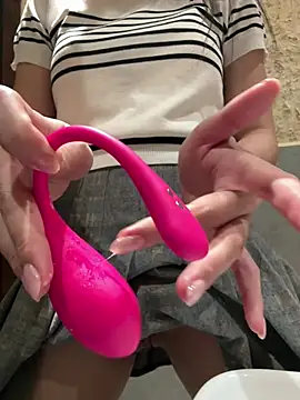 Hamyy88 - dildo cum squirt at public