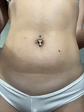 CurlyLara - oil show