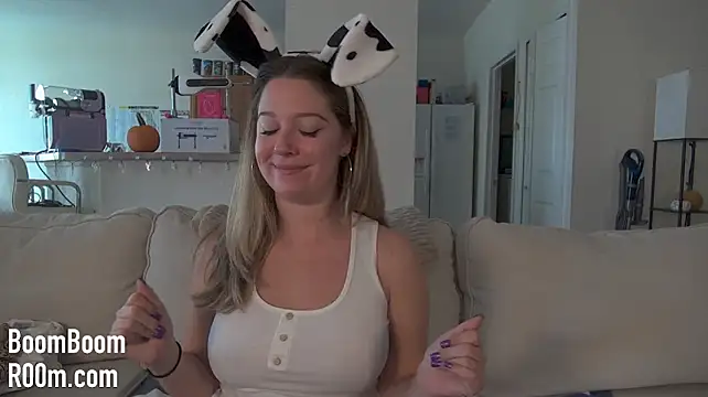 Boomboomr00m - Spit, Spank, Rub + Finger Pussy