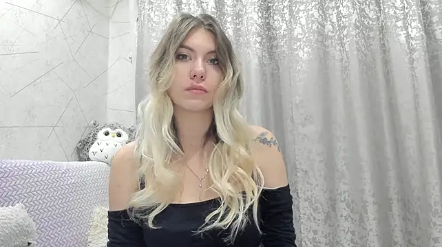 KatieLesco - TAKE OFF MY TOP AND STAY IN BRA