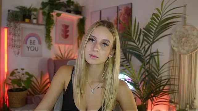 Britney_Dee - Lingerie Show