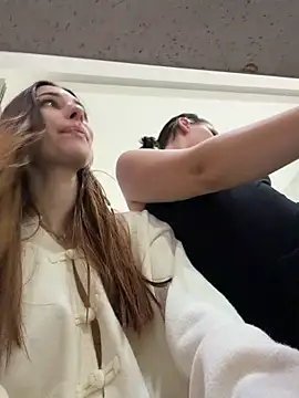 AmelieCrystal - let her touch my titties a bit >_<