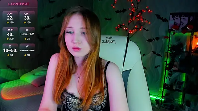 CozyKisses - show ass