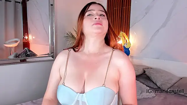 Marie_Castell - Tits out and shake 🍒