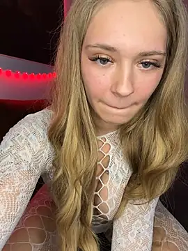 Lunagoldx - Get naked/ ruha le🥵😻