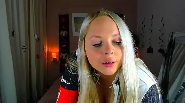 Nikolla_ - naked boobs