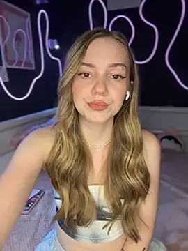 MilaMoone - take off pants COMPLETELY 🥵pussy revea