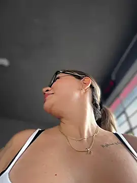 DIANITA_1988 - naked squirt ride dildo baño gym