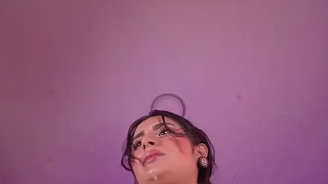 Celine_Carter - SPRAY MILK ON PUSSY AND RUB