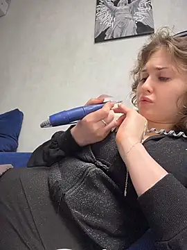 KellyKeler - Anal plug in my sweet ASS 🥵