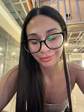 Aria51 - spank my naked ass in public mall