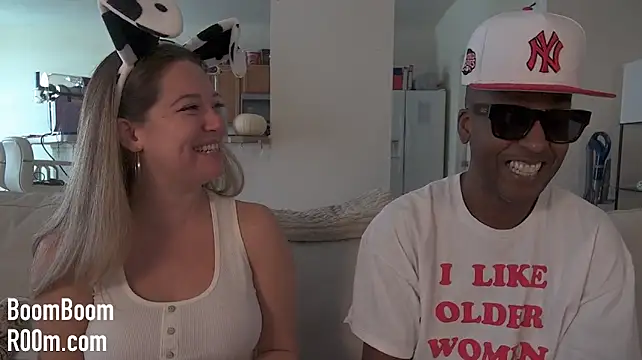 Boomboomr00m - Spit, Spank, Rub + Finger Pussy
