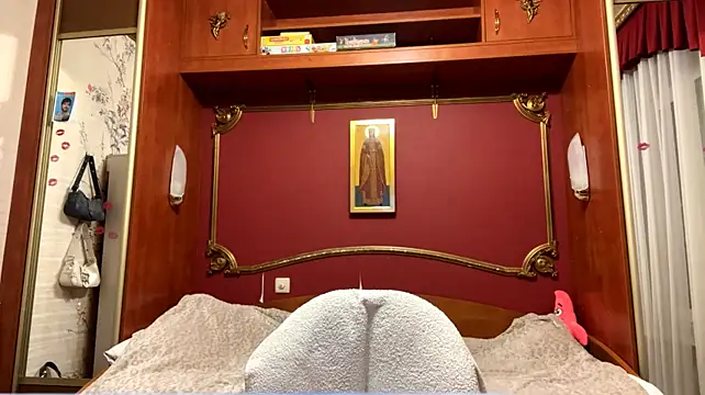LauraMystiq - Show my ass