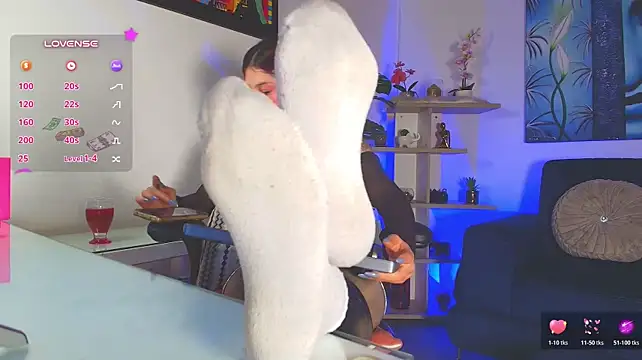 Lexietaylor - server under feets