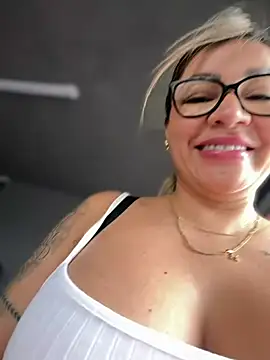 DIANITA_1988 - naked squirt ride dildo baño gym