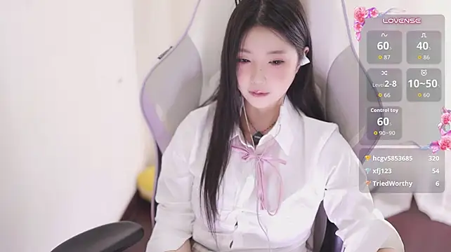 Kitty_baby77 - 完成任务全裸M腿5分钟