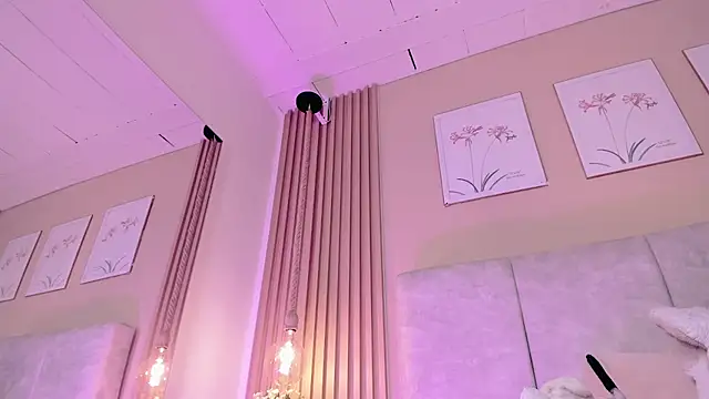 Cherlynnn - show hairy pussy