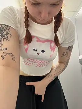 Freaky__Nikki - grind my pussy on a open door corner